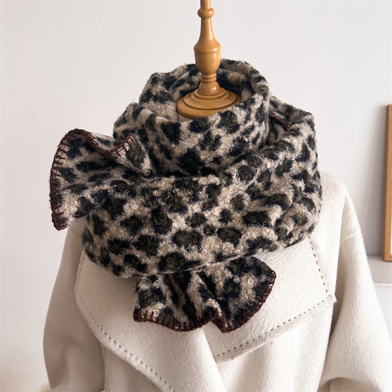 Осенне-зимний леопардовый шарф – обзор и цена Woven Scarf Blanket